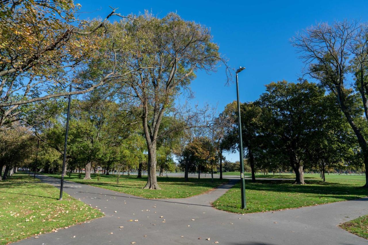 Apartamento King Bed On Hagley Park Corner In The Cbd Christchurch Exterior foto